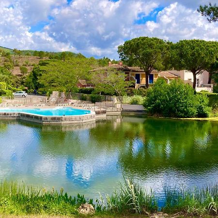 Les Restanques 2268 Glycines Apartman Grimaud Kültér fotó
