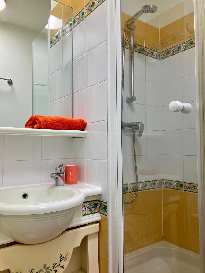 Les Restanques 2268 Glycines Apartman Grimaud Kültér fotó