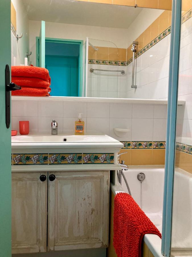 Les Restanques 2268 Glycines Apartman Grimaud Kültér fotó