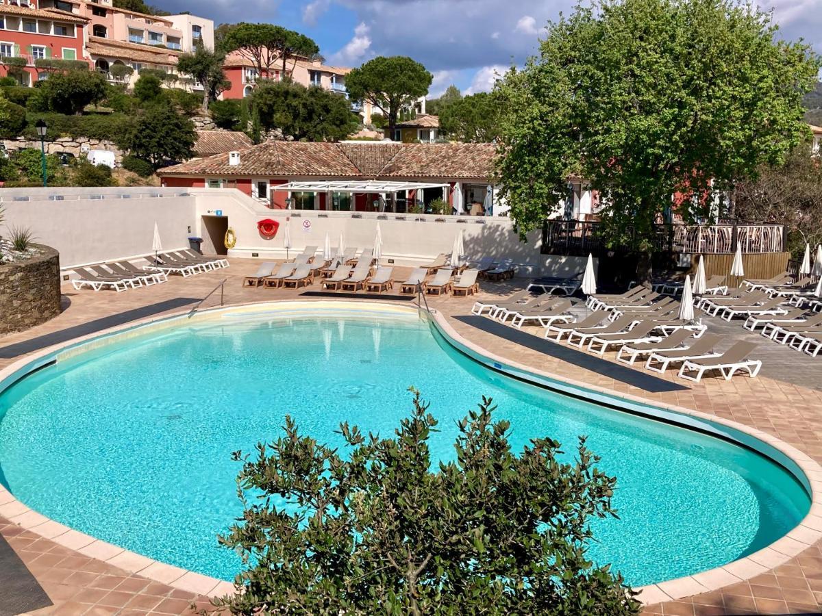 Les Restanques 2268 Glycines Apartman Grimaud Kültér fotó