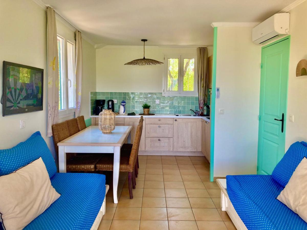 Les Restanques 2268 Glycines Apartman Grimaud Kültér fotó