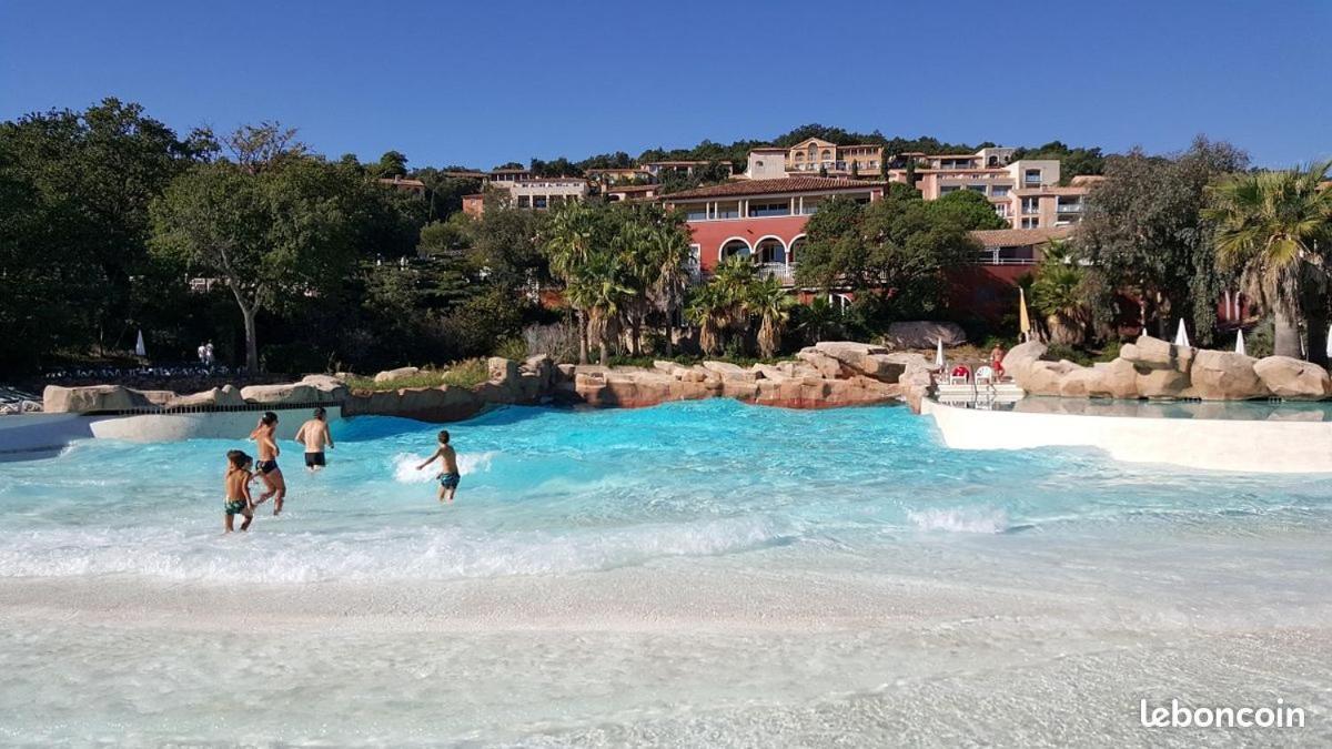 Les Restanques 2268 Glycines Apartman Grimaud Kültér fotó