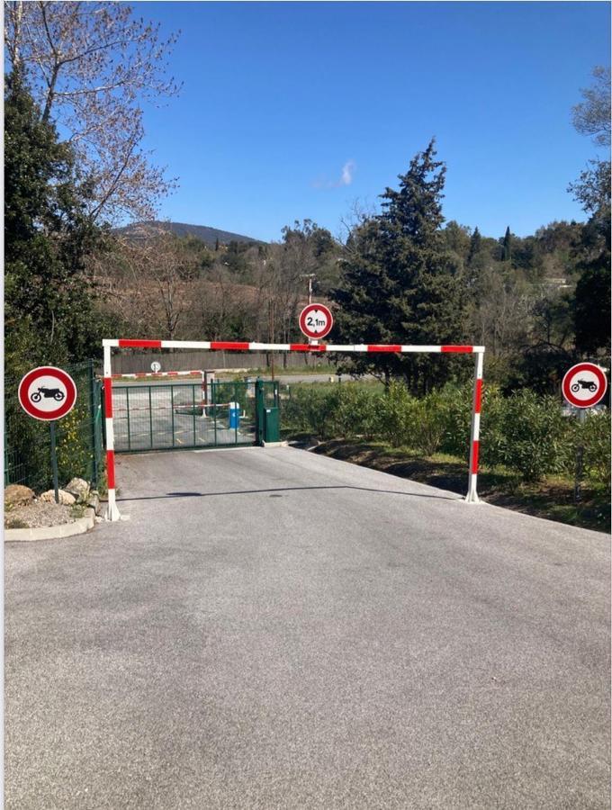 Les Restanques 2268 Glycines Apartman Grimaud Kültér fotó